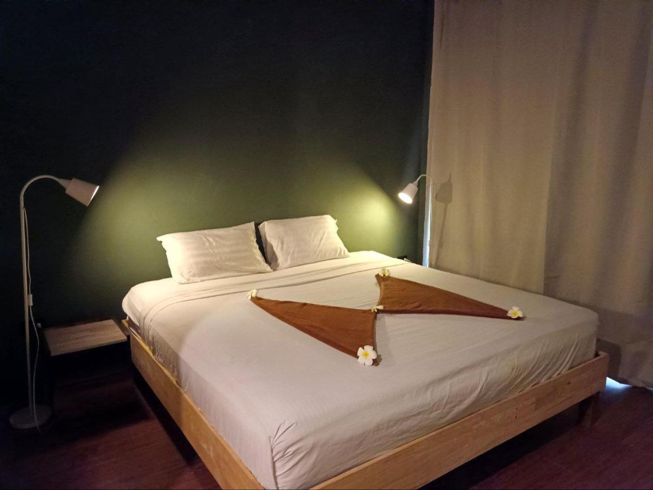 Centerpoint Hotel & Plaza Тонг Сала Экстерьер фото